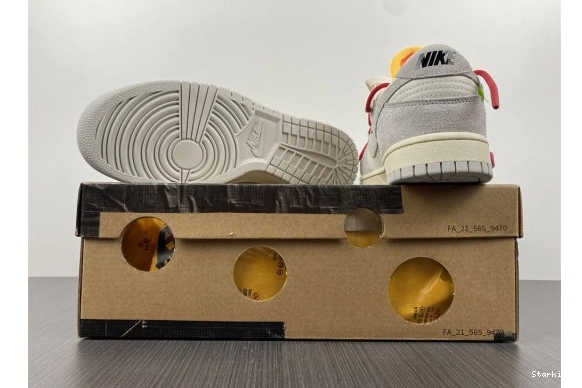 DJ0950-103 Dunk Low Lot Nike O-W 40 0930